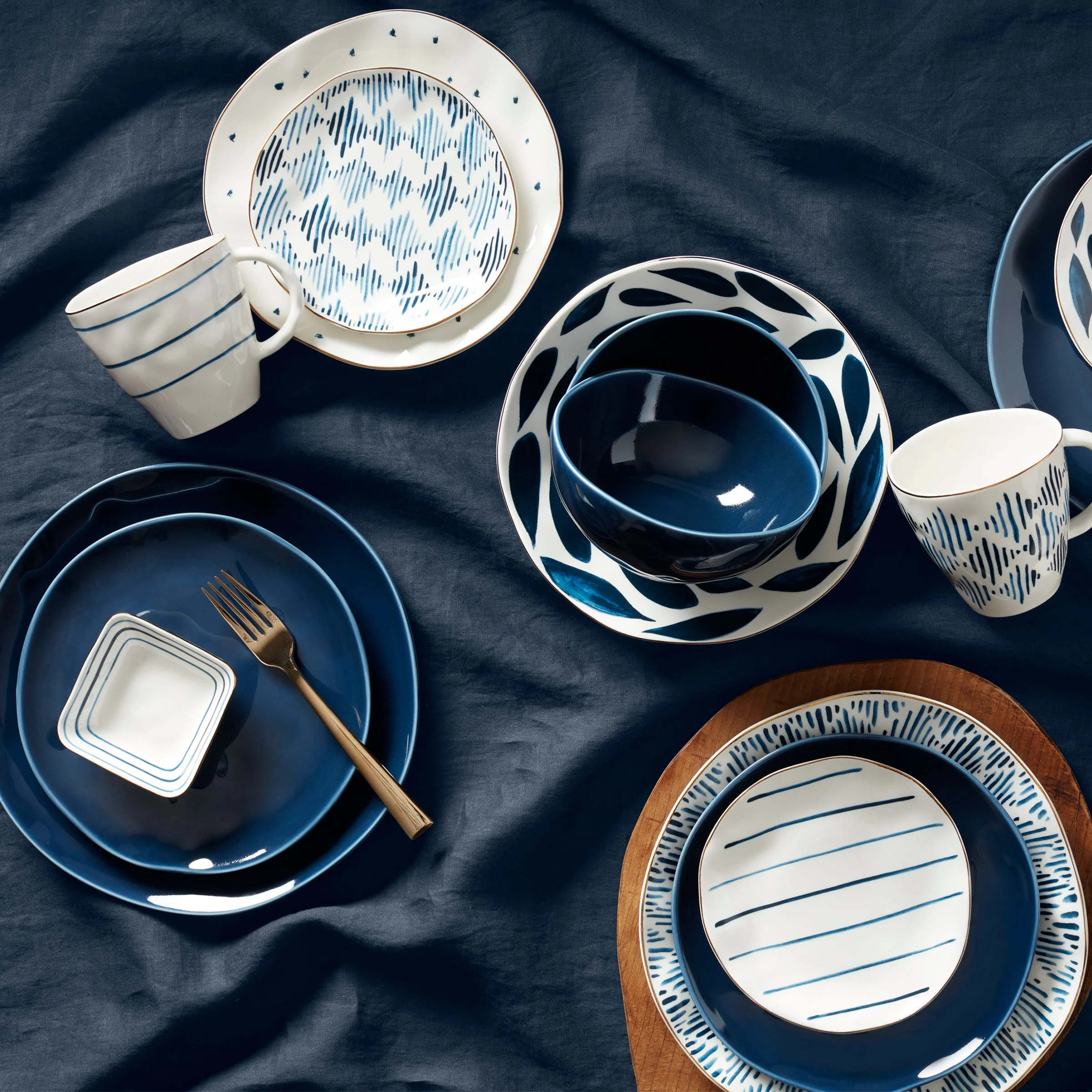 Bay Colors Blue Dinner Plates, Set of 4 - Image 4