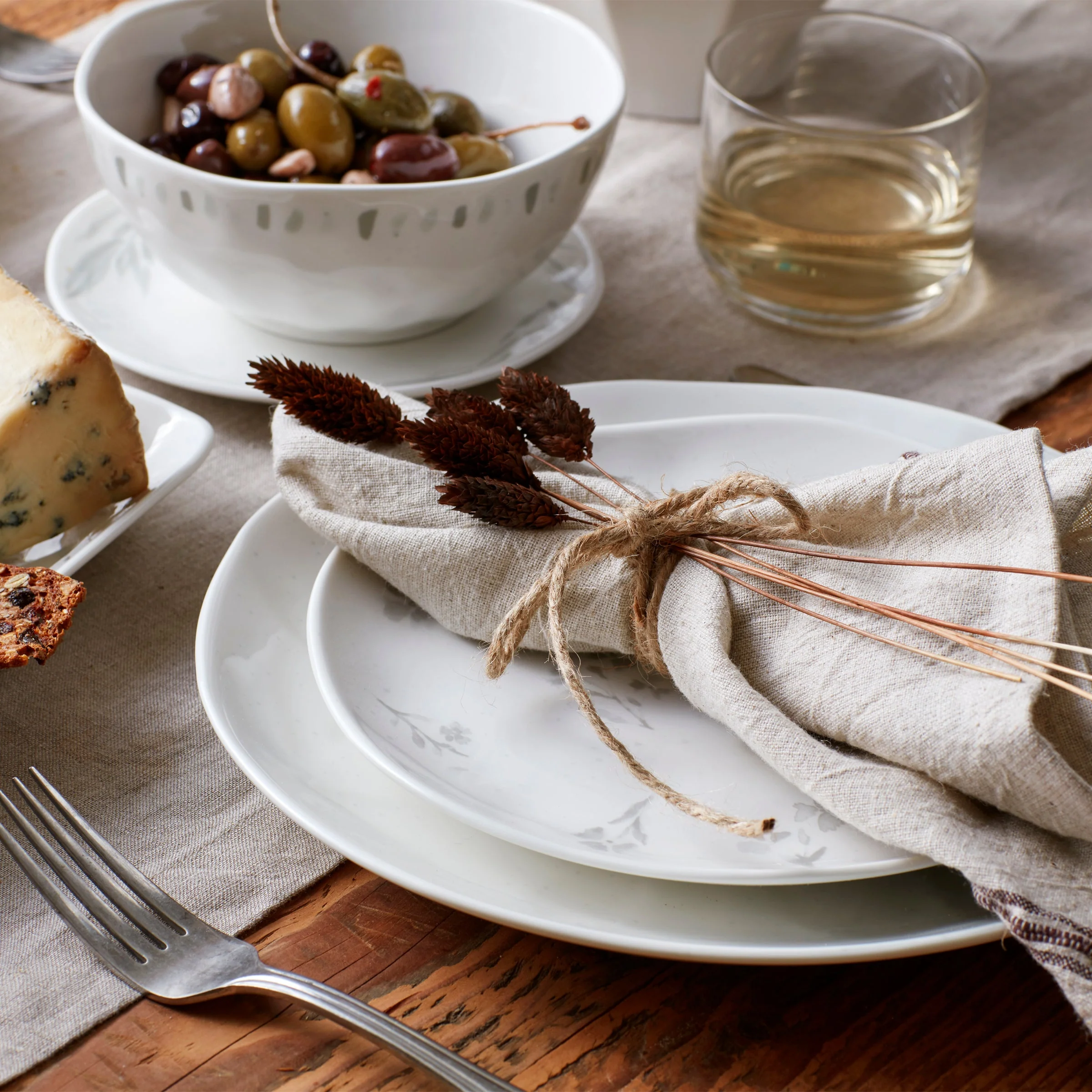 Oyster Bay 12-Piece Dinnerware Set - Image 3