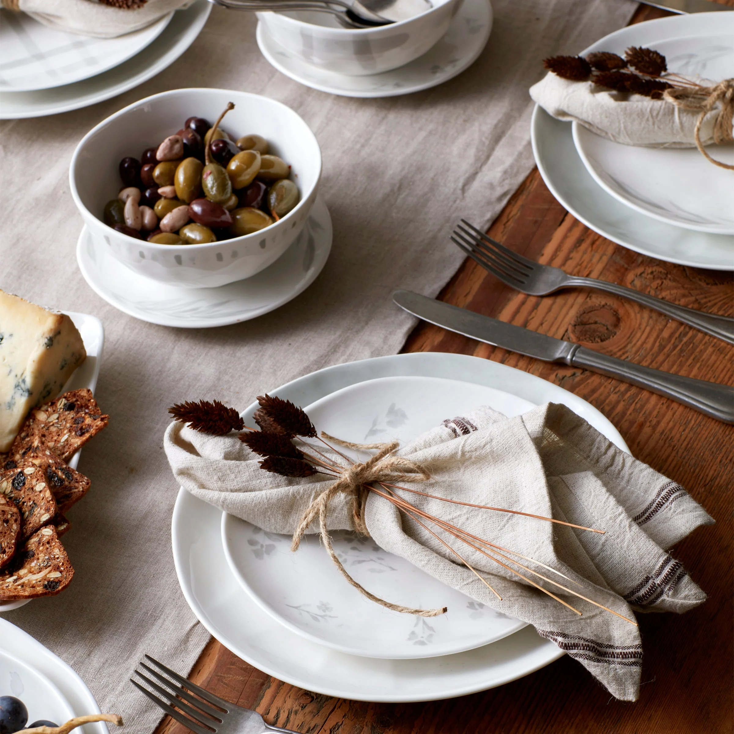 Oyster Bay 12-Piece Dinnerware Set - Image 4