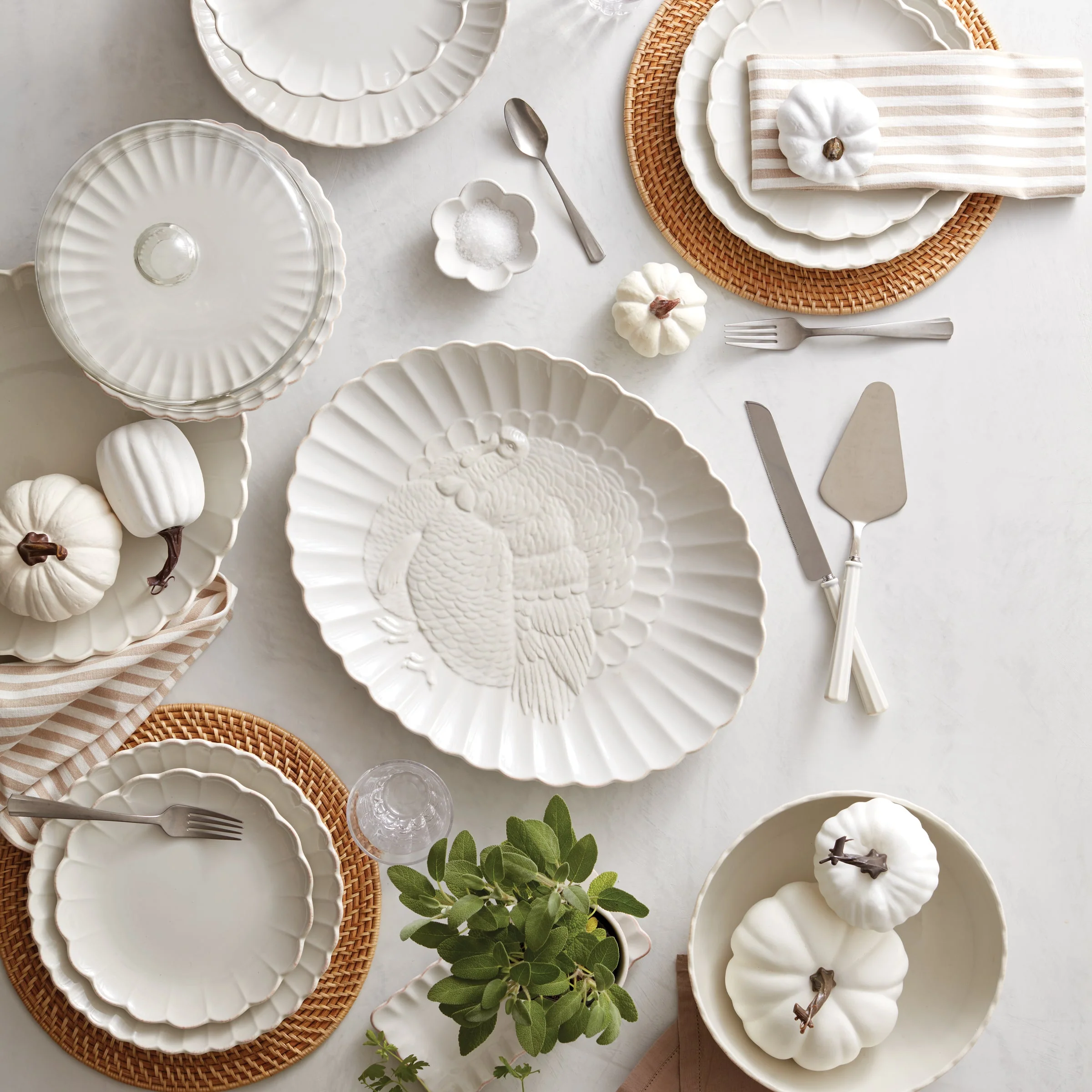 French Perle Scallop White 12-Piece Dinnerware Set - Image 4