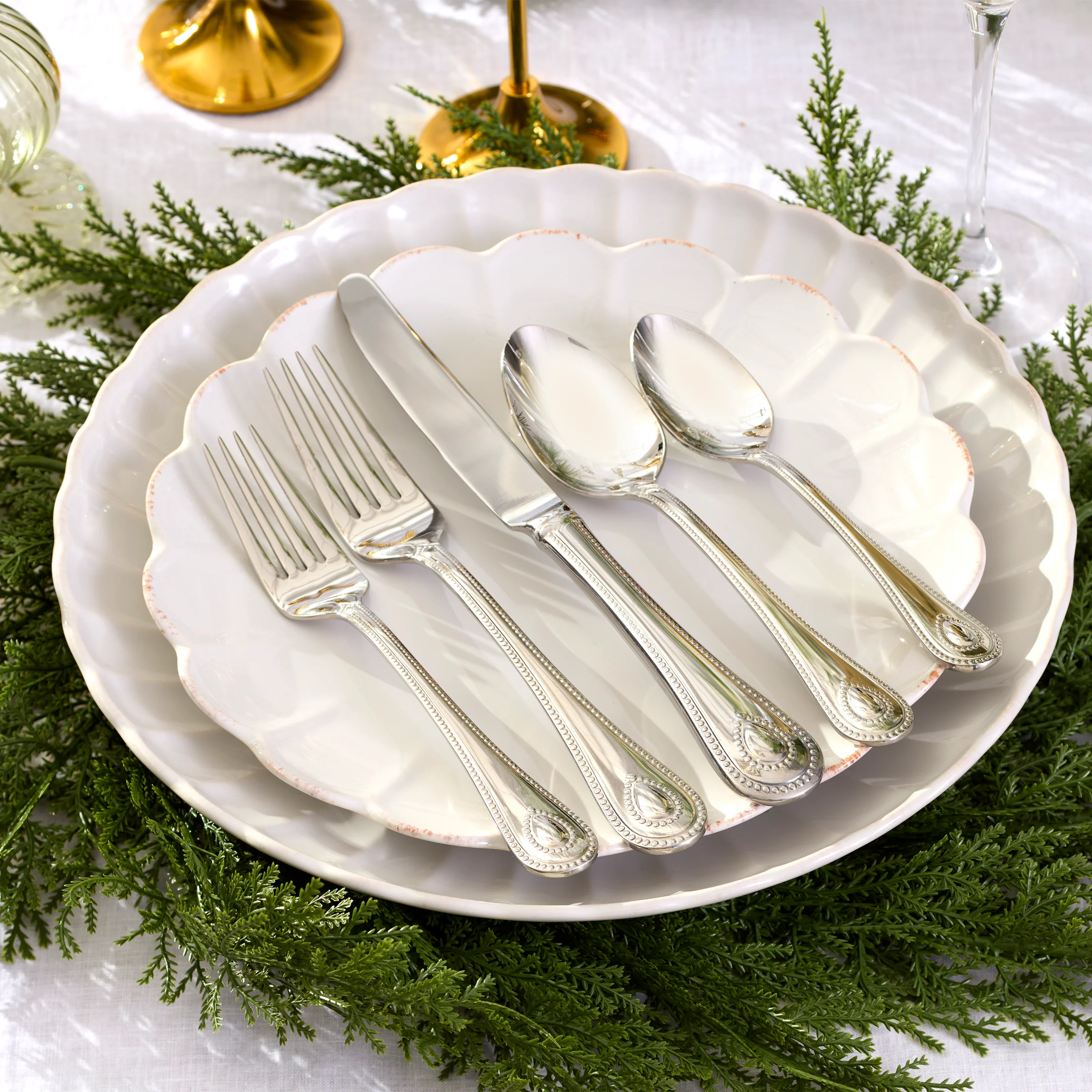 French Perle Scallop White Accent Plates, Set of 4 - Image 6