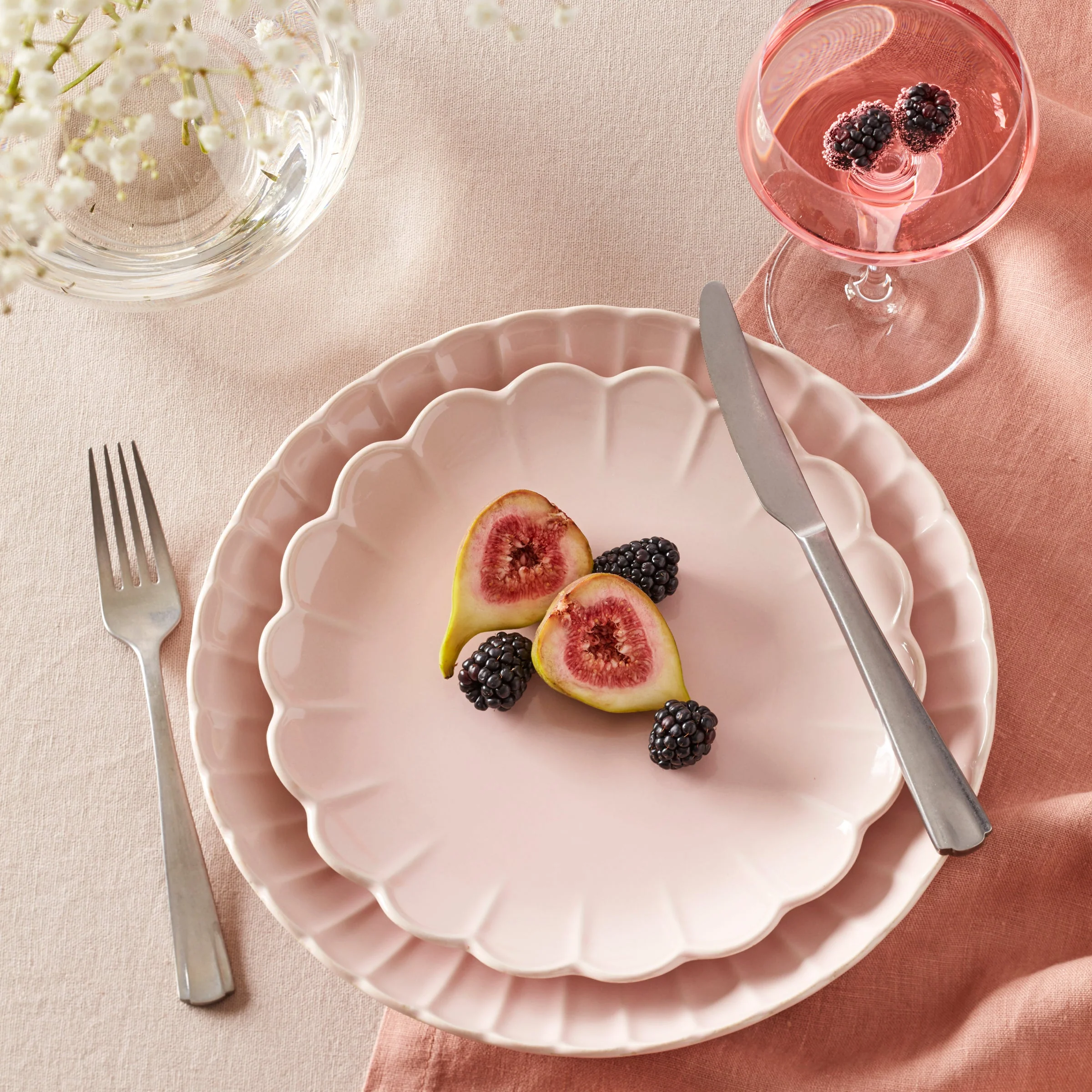 French Perle Scallop Blush 12-Piece Dinnerware Set - Image 6