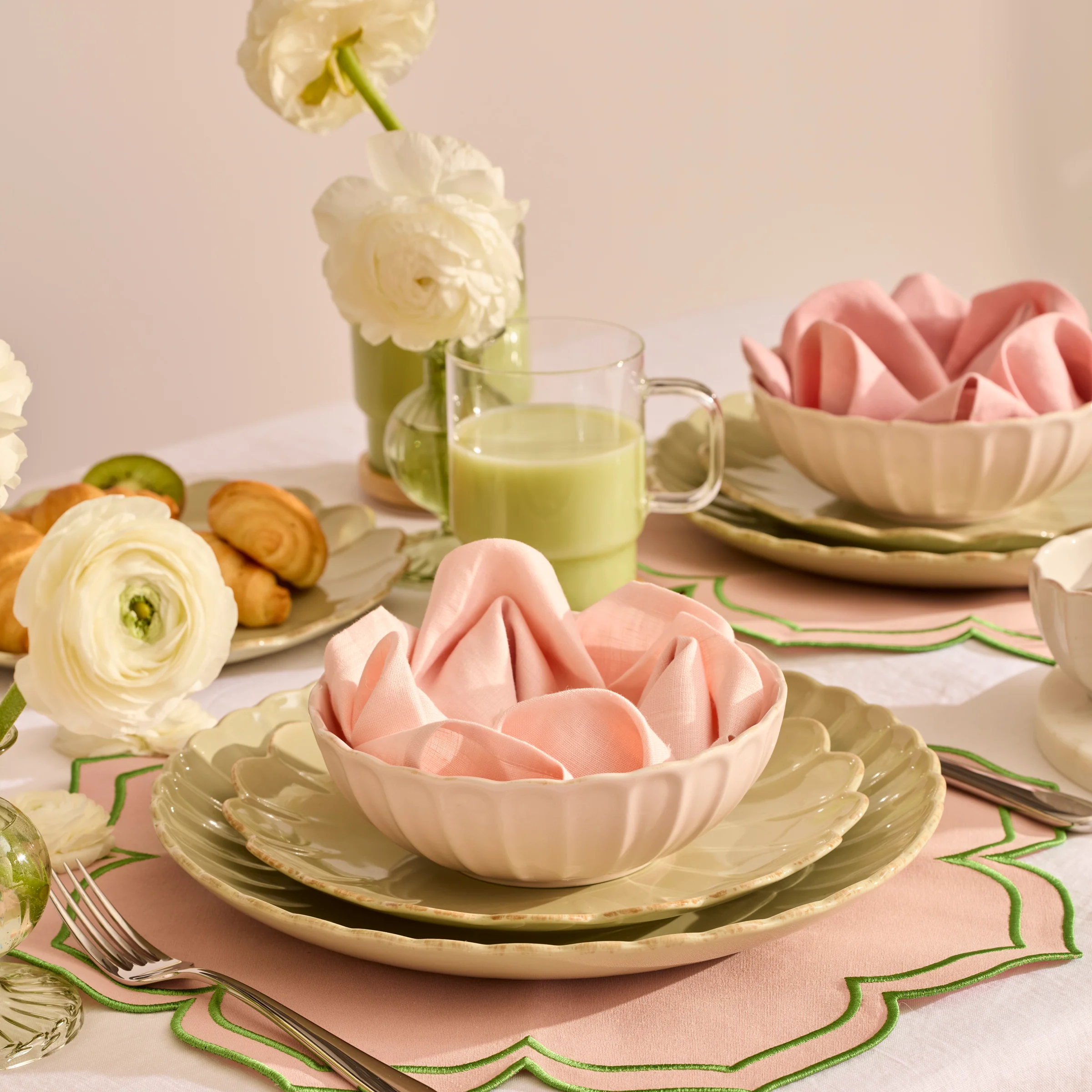 French Perle Scallop Matcha 24-Piece Dinnerware Set - Image 3