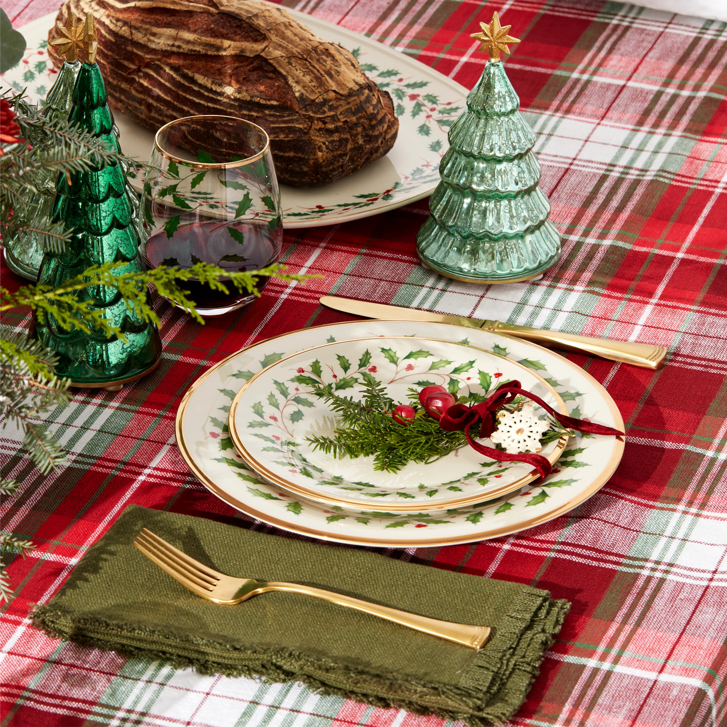 Holiday 18-Piece Dinnerware Set - Image 2