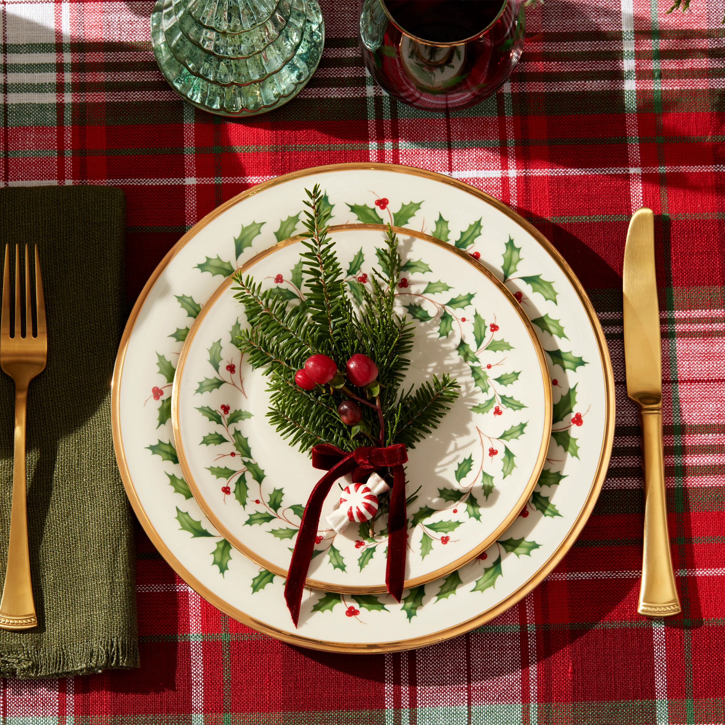 Holiday 18-Piece Dinnerware Set - Image 3