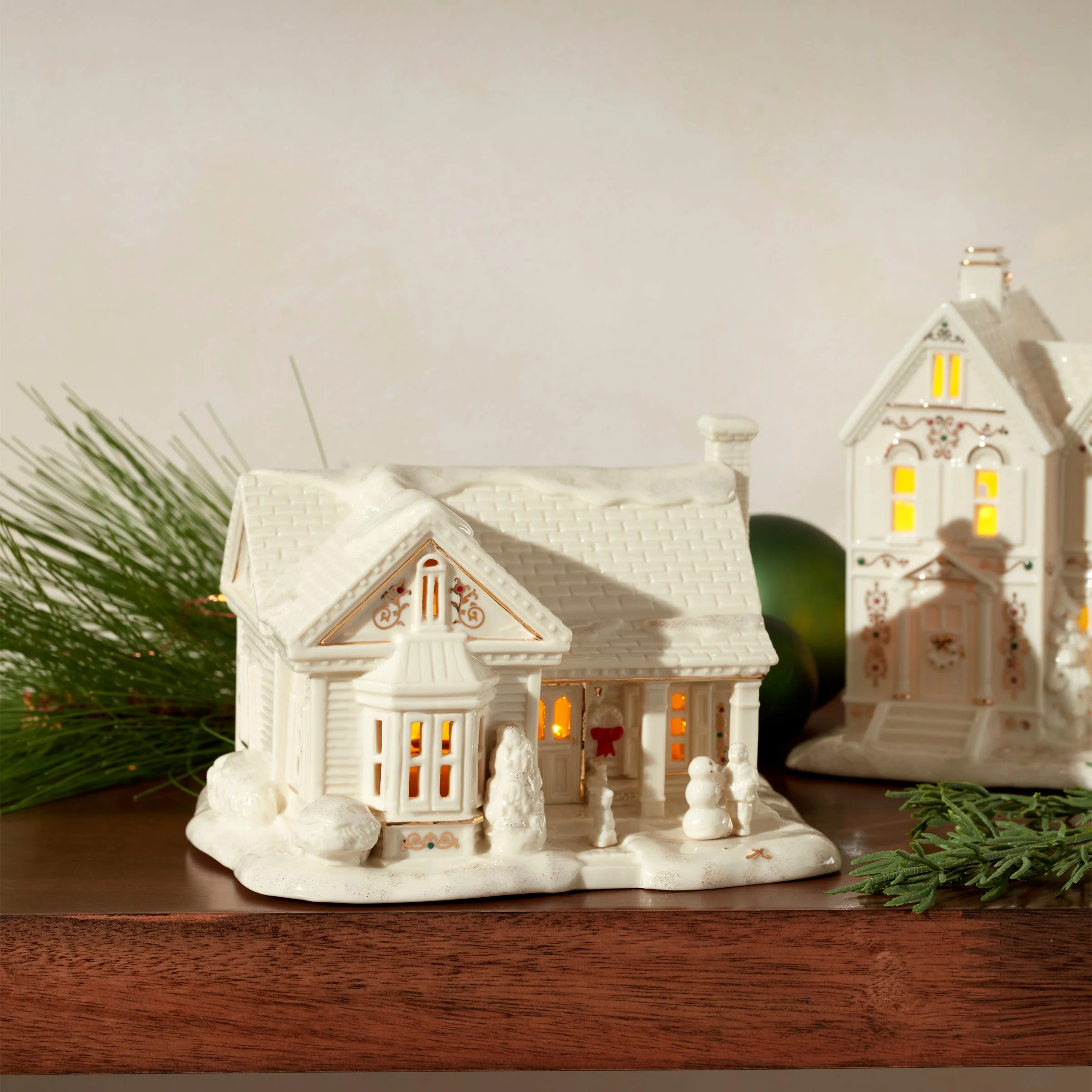 Mistletoe Park 3-Piece Lit Figurine Starter Set - Image 4