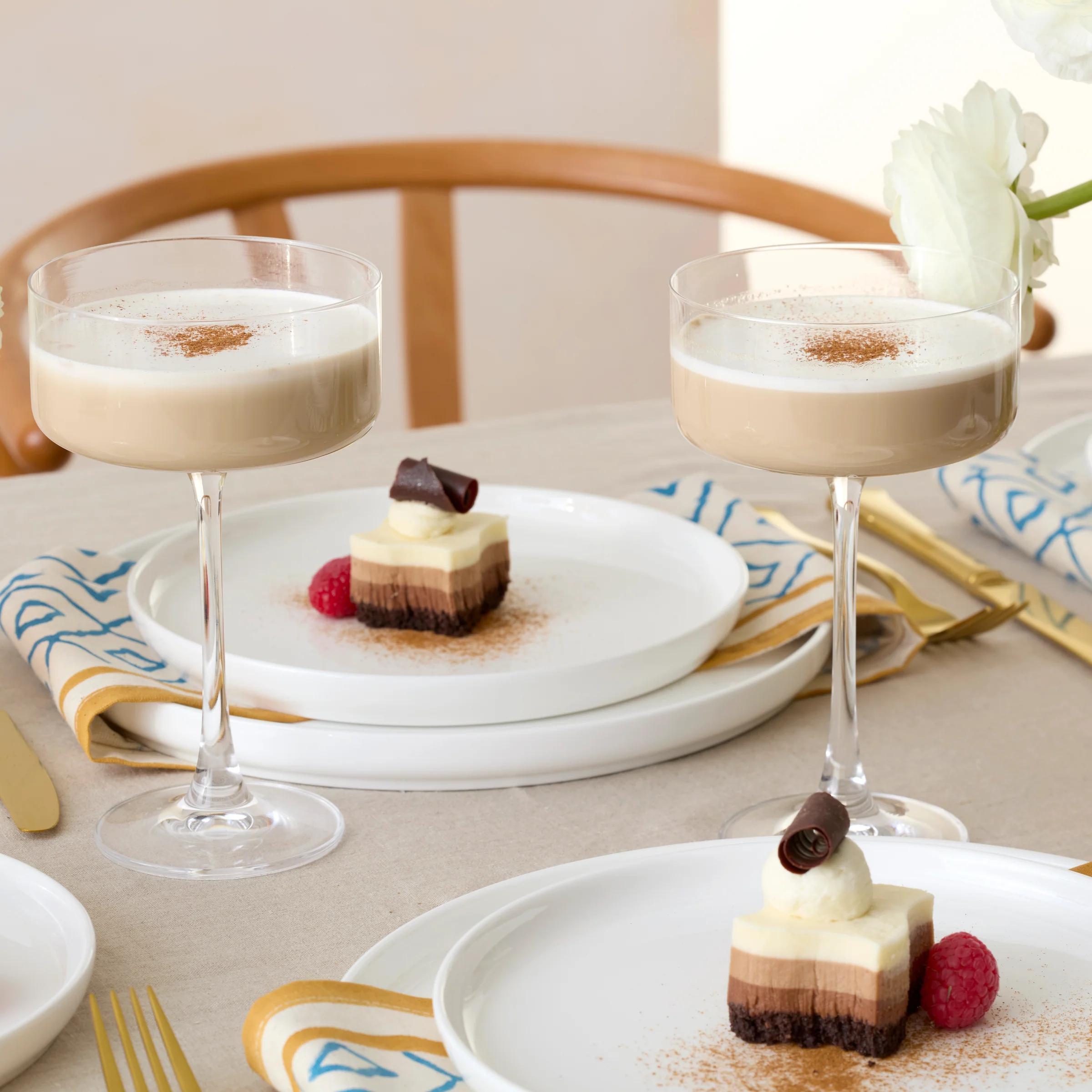Modern White 18-Piece Dinnerware Set - Image 5