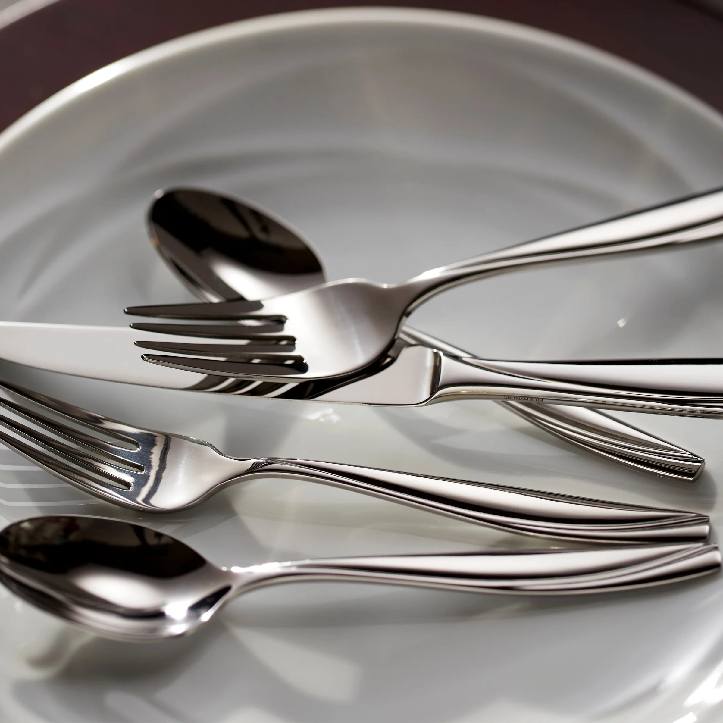 Camlynn 20-Piece Flatware Set - Image 2