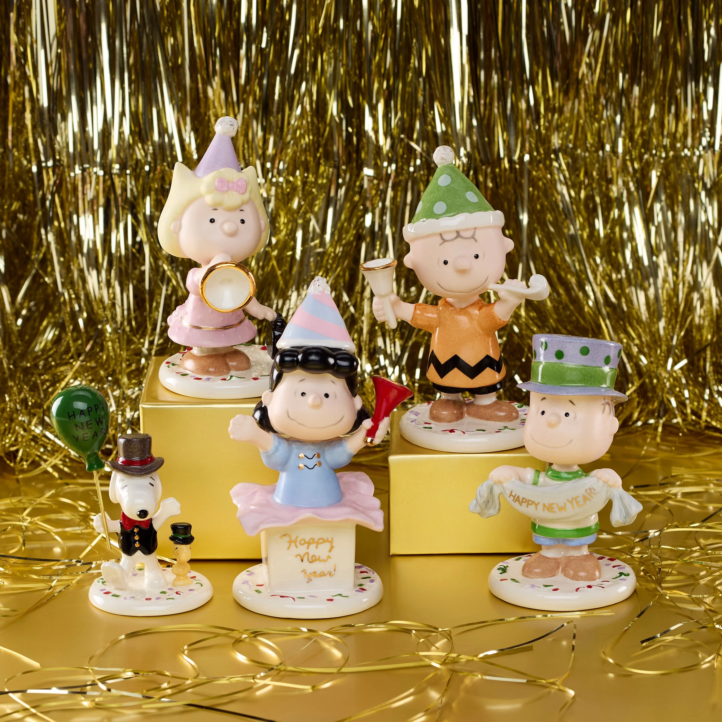 Happy New Year Charlie Brown 5-Piece Figurine Set - Image 2