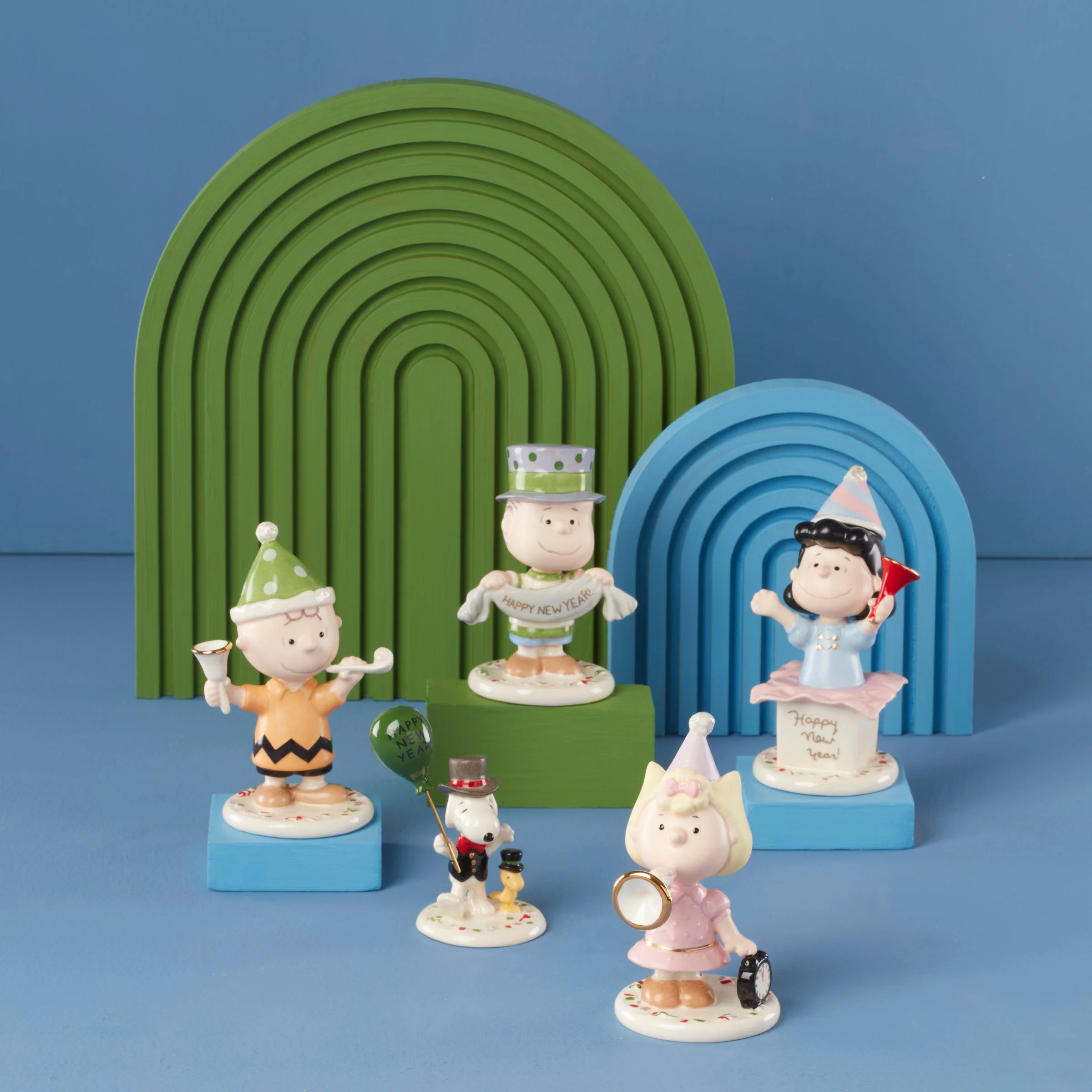 Happy New Year Charlie Brown 5-Piece Figurine Set - Image 3