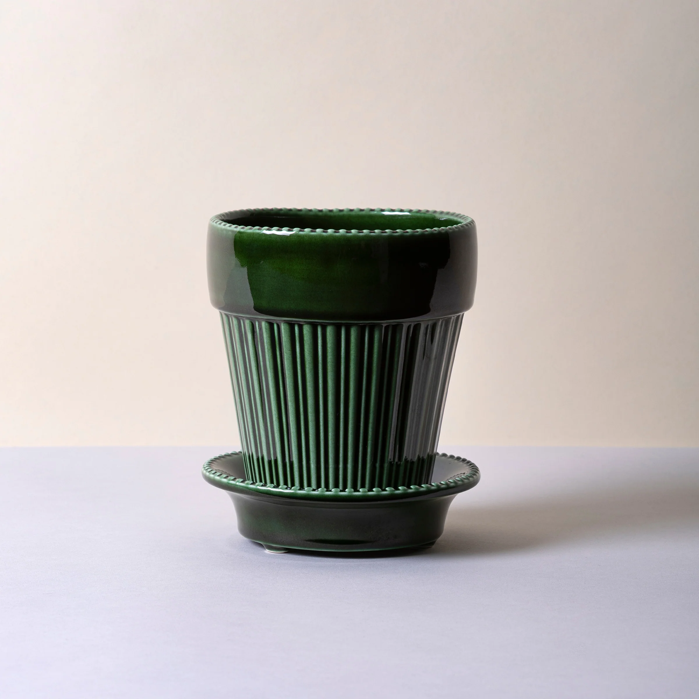Simona Glazed Emerald Green 12cm Pot with Saucer - Image 3