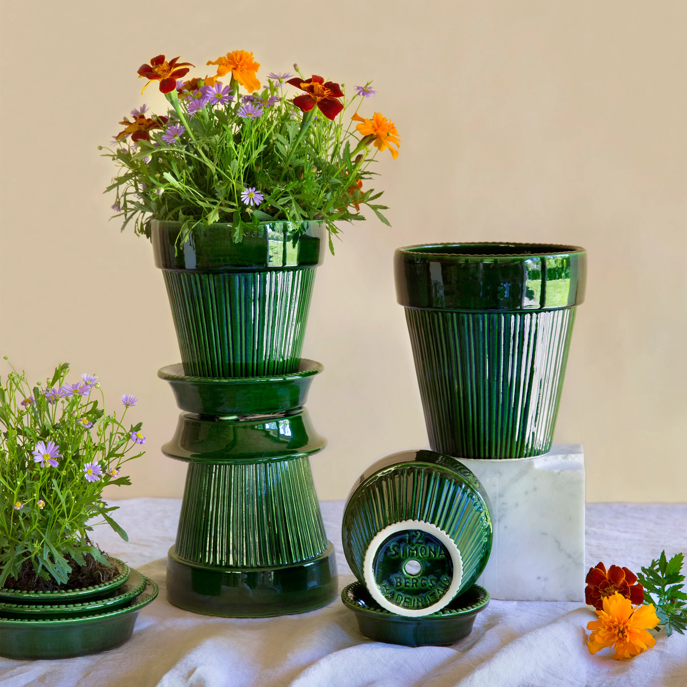 Simona Glazed Emerald Green 12cm Pot with Saucer - Image 5