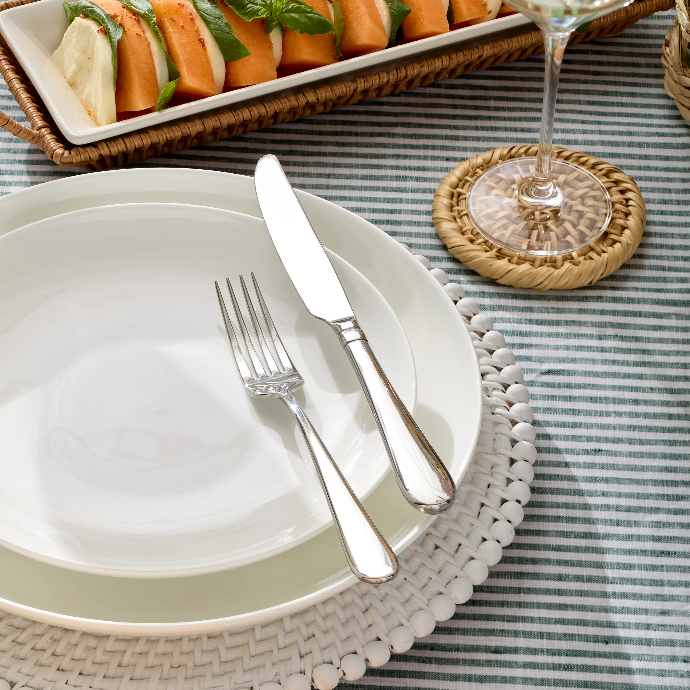 Studio 1414 Coupe 12-Piece Dinnerware Set - Image 4