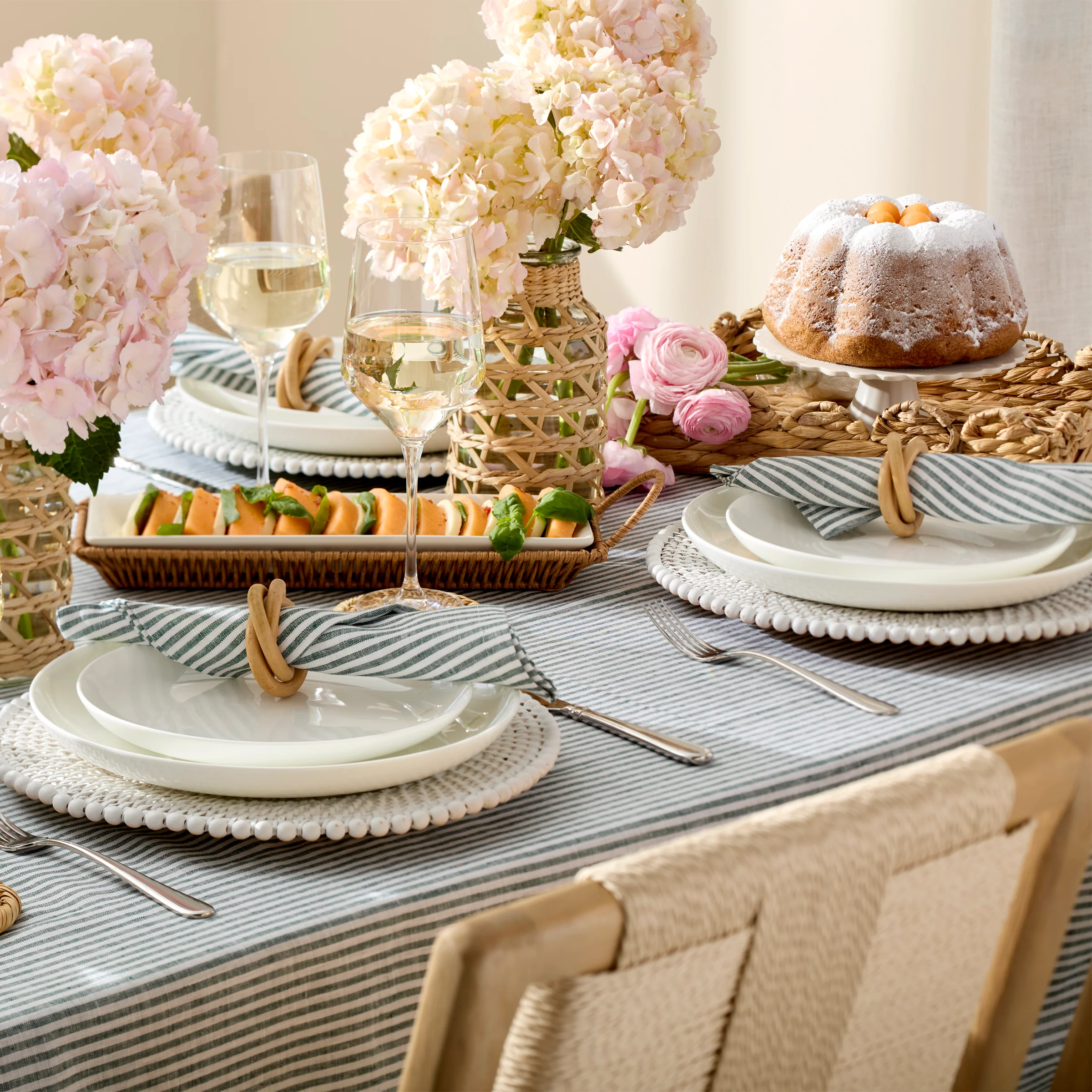 Studio 1414 Coupe 12-Piece Dinnerware Set - Image 6
