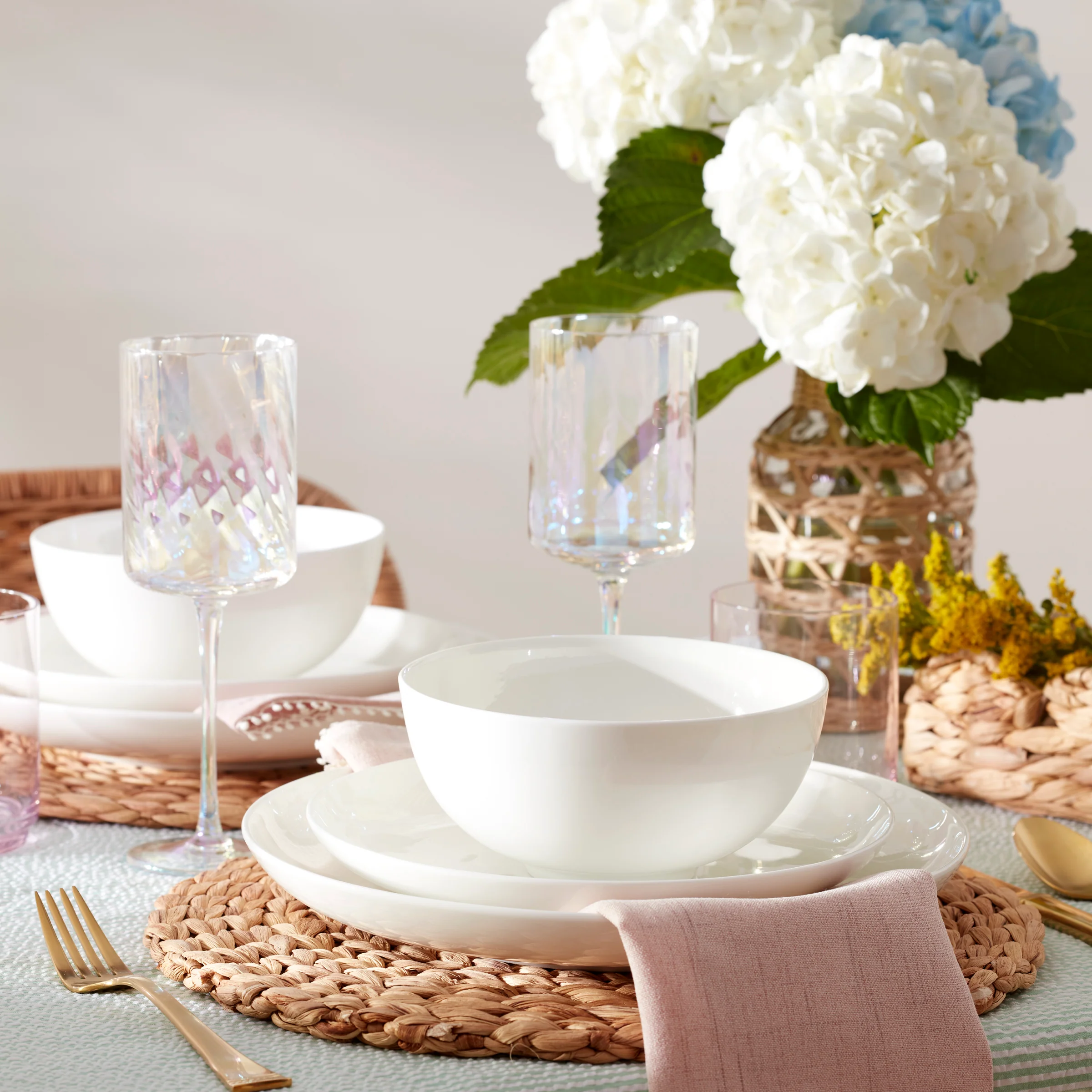 Studio 1414 Coupe 12-Piece Dinnerware Set - Image 12