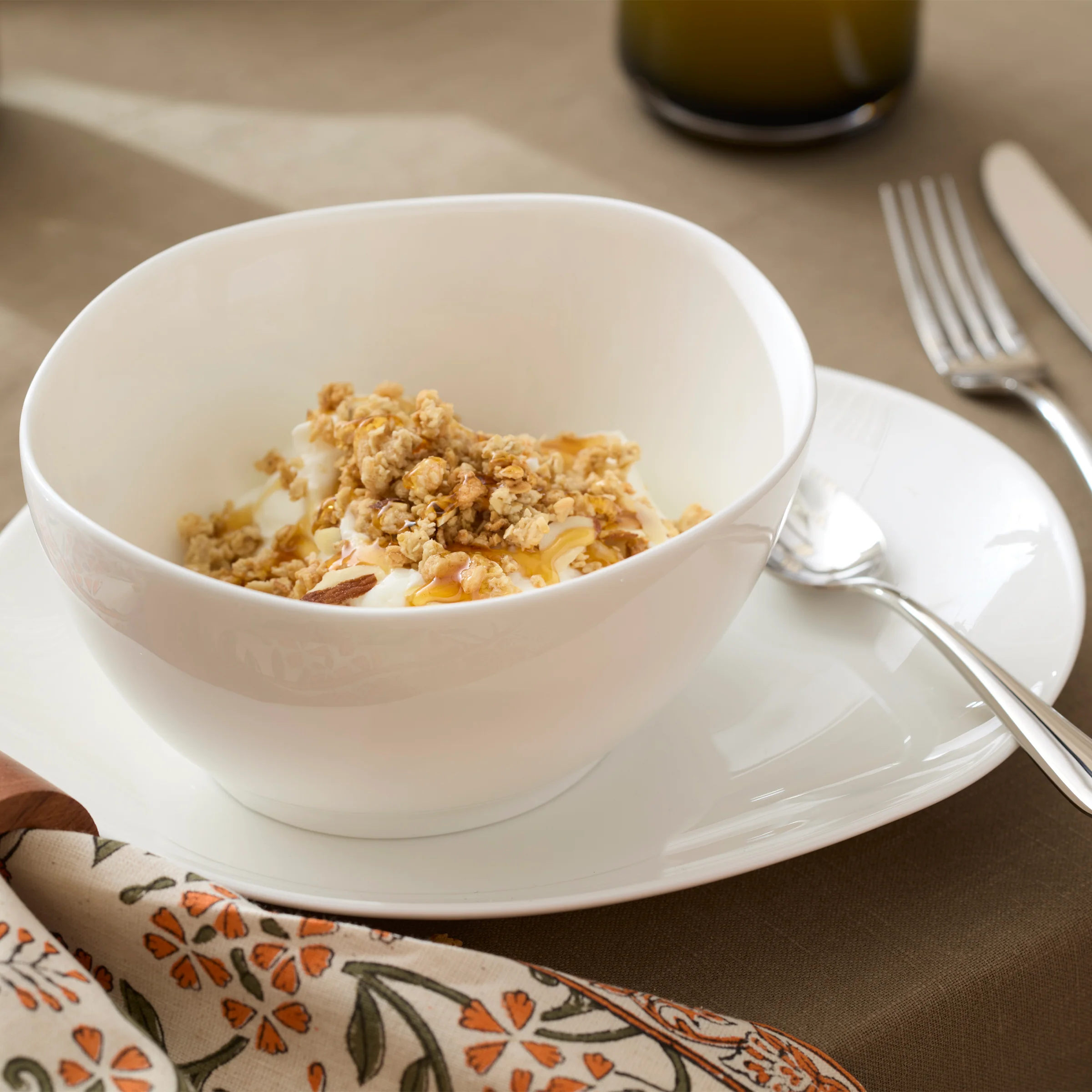 Studio 1414 Curve 12-Piece Dinnerware Set - Image 3