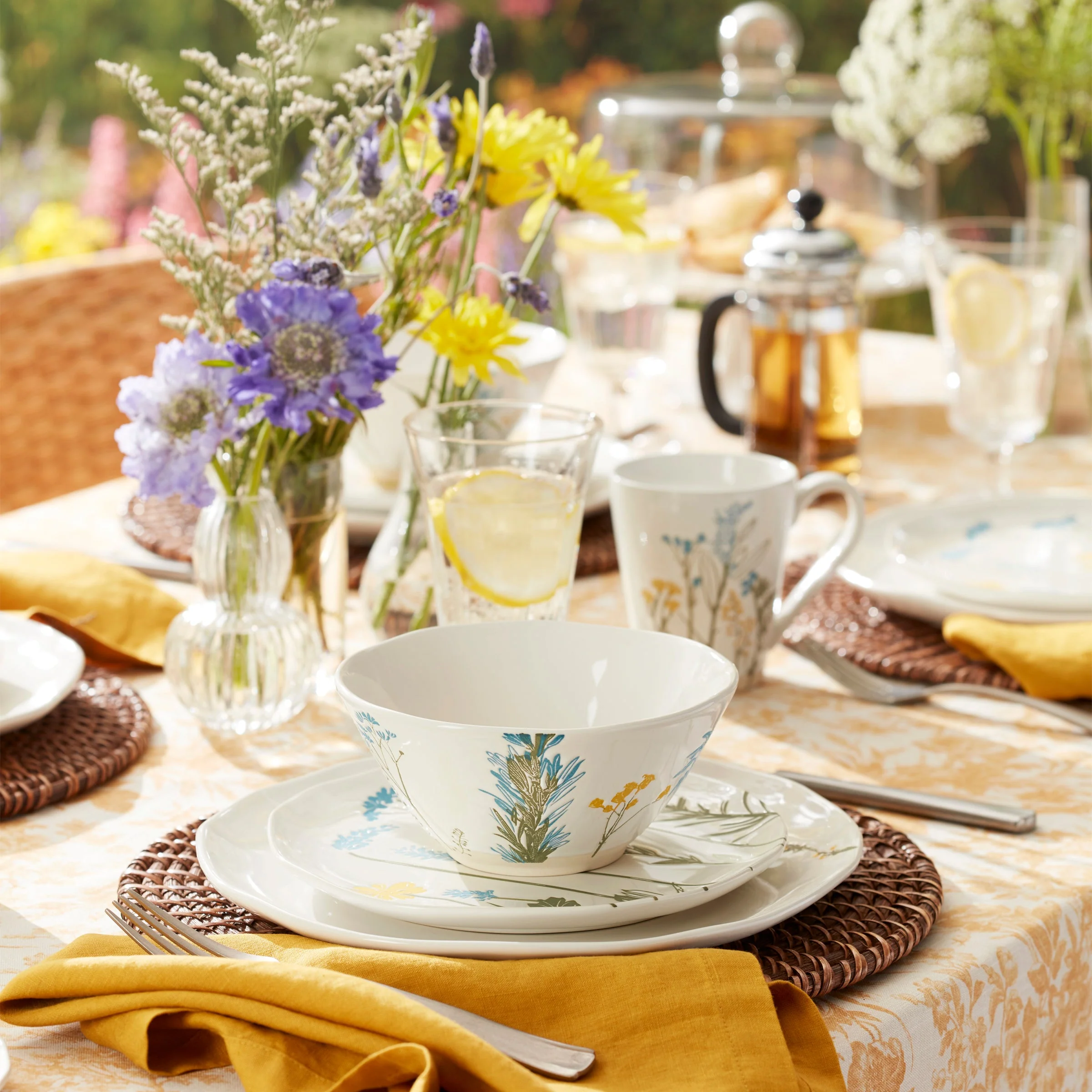 Wildflowers 16-Piece Dinnerware Set - Image 4